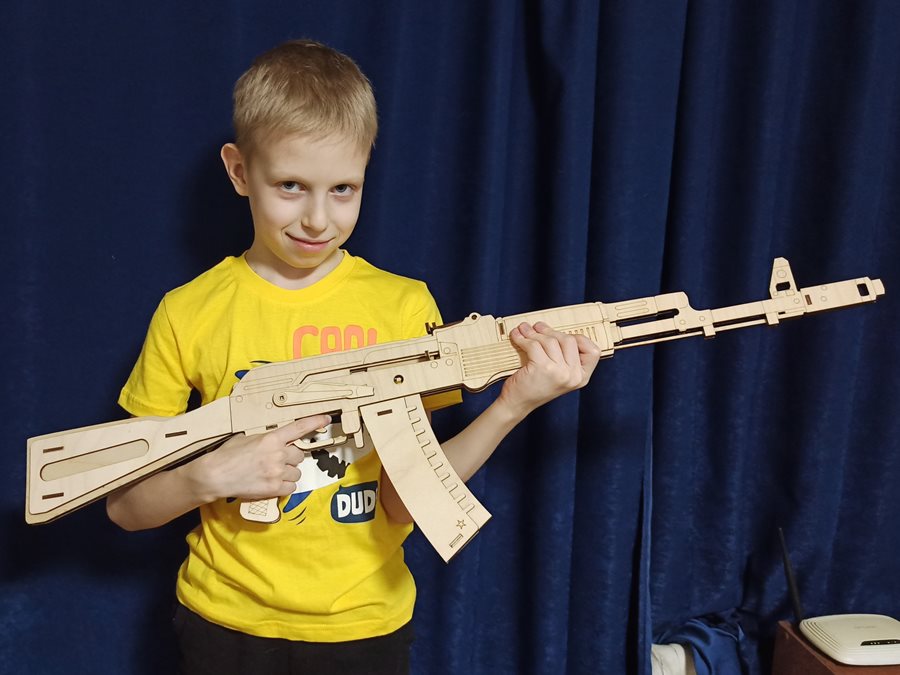 Деревянный автомат АК-47/игрушечное оружие/сувенир из дерев